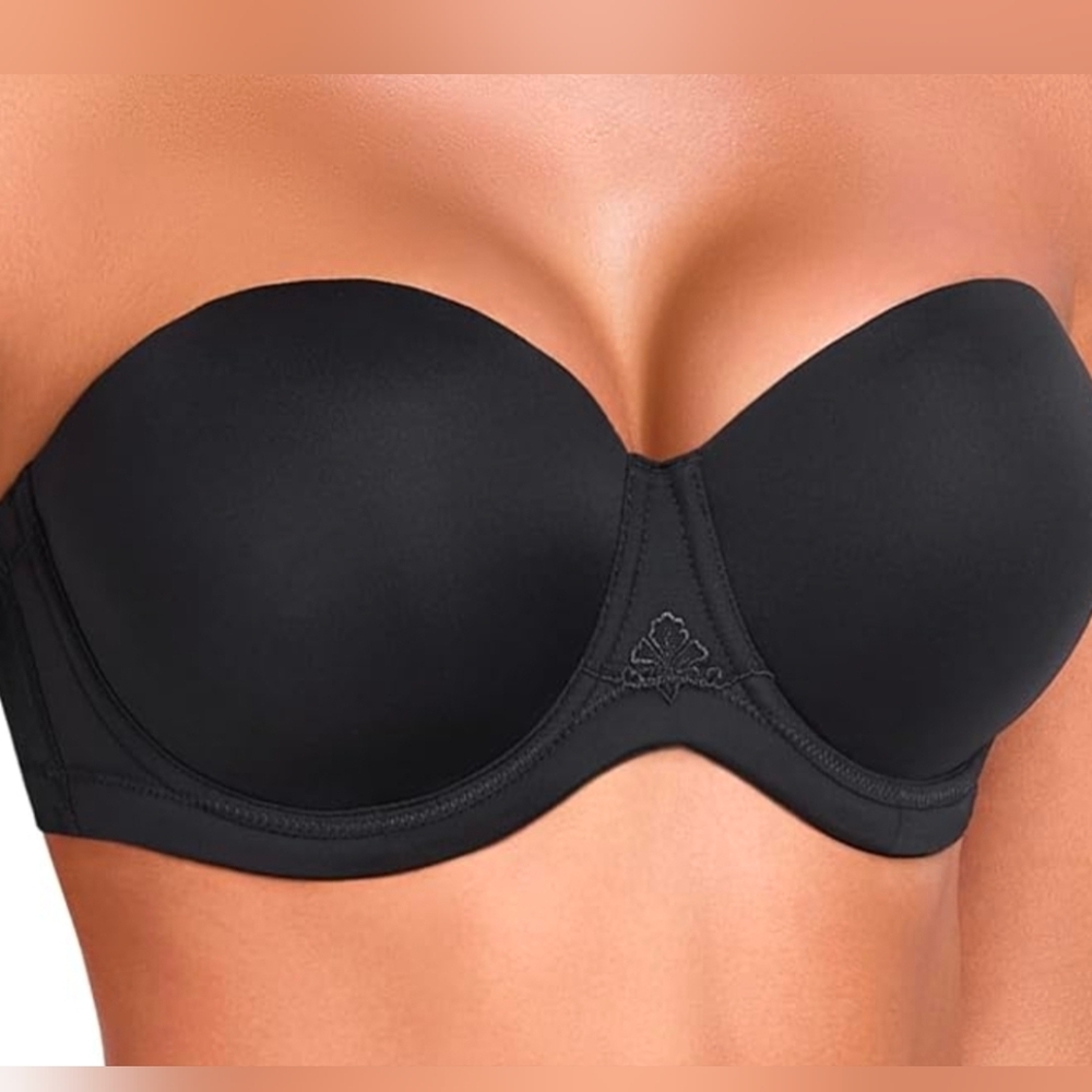 Chic Black Strapless Bra